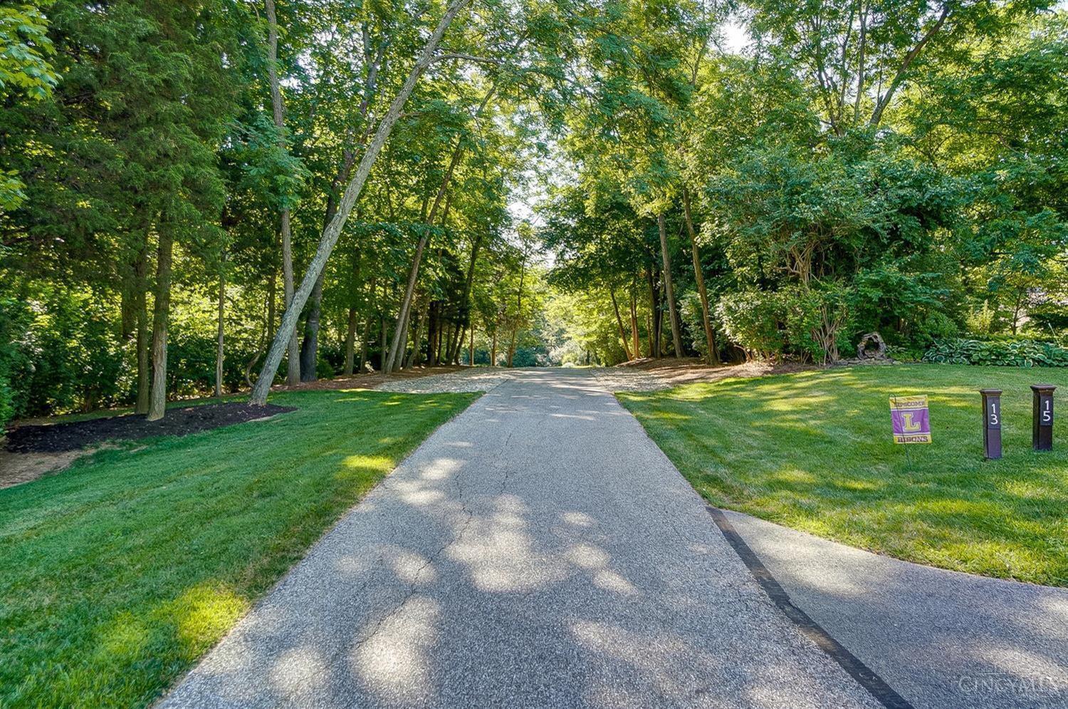 13 Locust Hill Road Cincinnati, OH 45245 - Photo 3 of 50 Gallery Image 3
