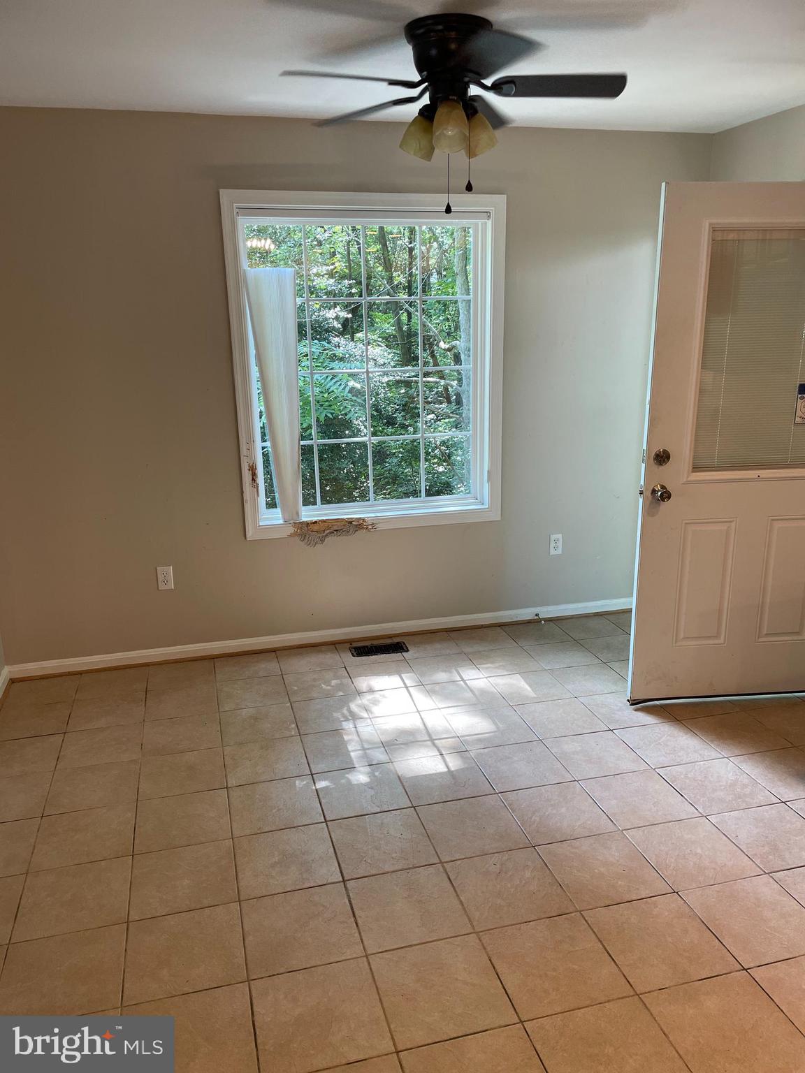 8423 Halsey Road Lusby, MD 20657 - Photo 2 of 21 Dinning Room