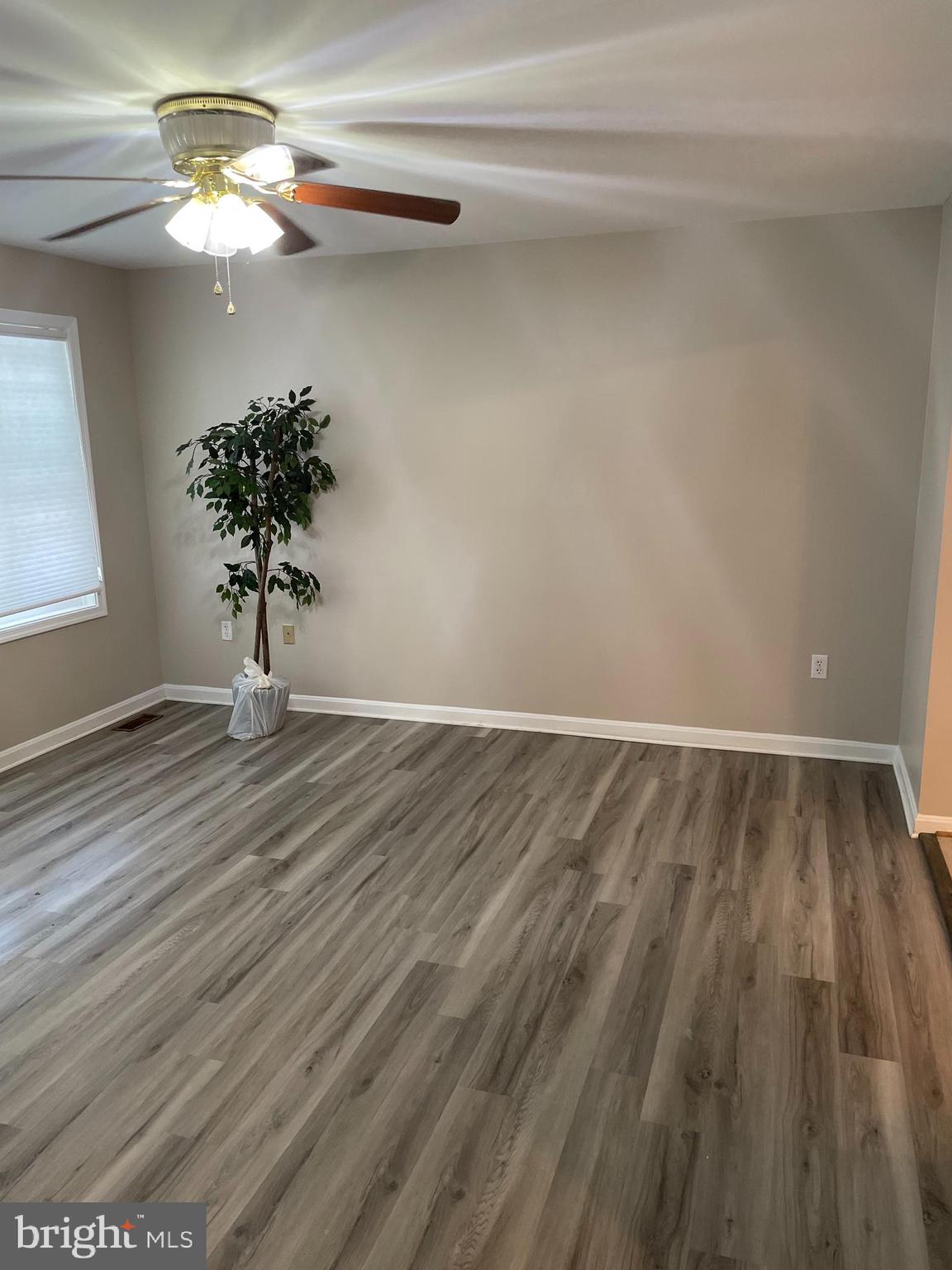 8423 Halsey Road Lusby, MD 20657 - Photo 4 of 21 Living Room