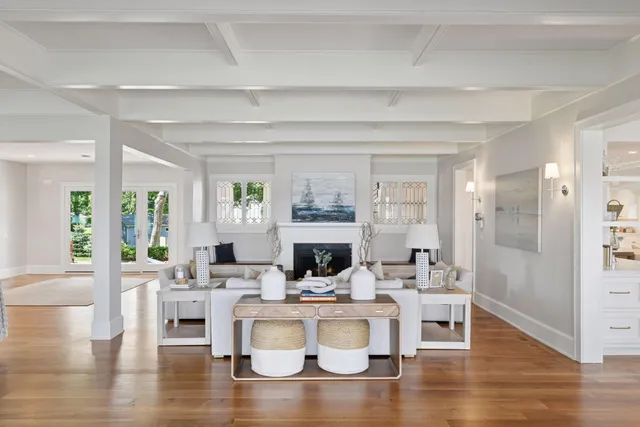 $6,900,000 | 2462 Lafayette Road, Minnetonka Beach, MN 55391