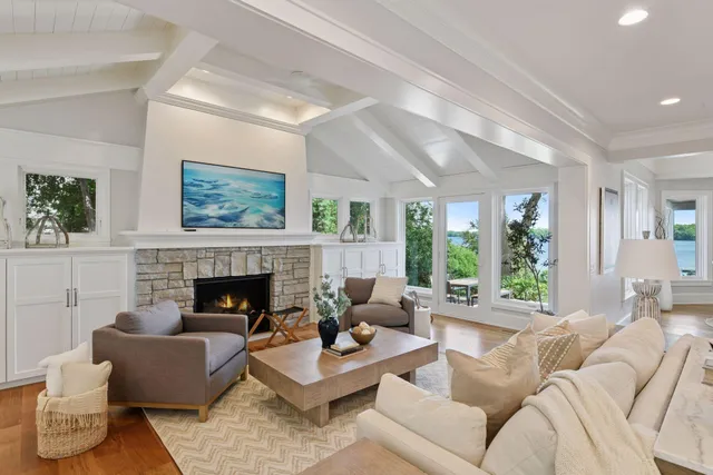 $6,900,000 | 2462 Lafayette Road, Minnetonka Beach, MN 55391