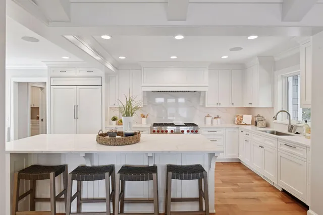 $6,900,000 | 2462 Lafayette Road, Minnetonka Beach, MN 55391