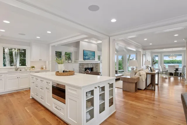 $6,900,000 | 2462 Lafayette Road, Minnetonka Beach, MN 55391