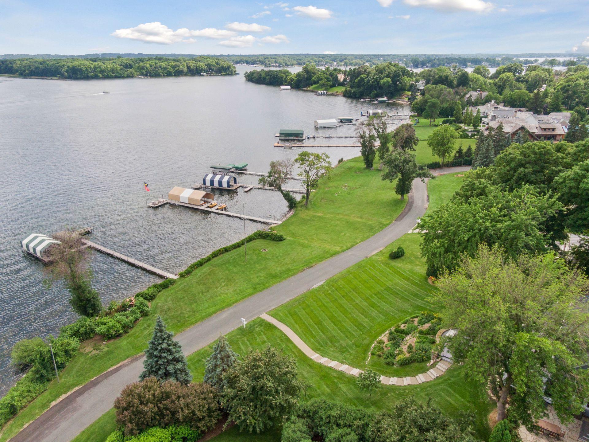 2462 Lafayette Road Minnetonka Beach, MN 55391 - Photo 5 of 115