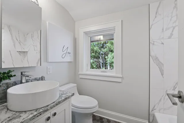 $6,900,000 | 2462 Lafayette Road, Minnetonka Beach, MN 55391