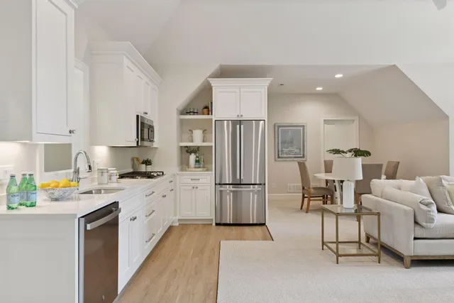 $6,900,000 | 2462 Lafayette Road, Minnetonka Beach, MN 55391