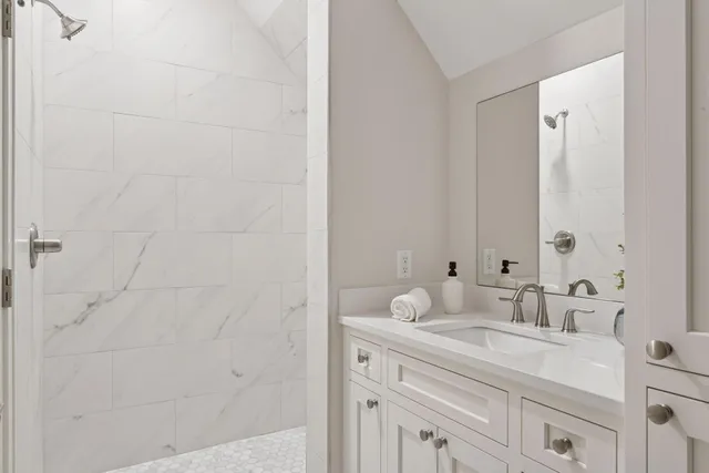 $6,900,000 | 2462 Lafayette Road, Minnetonka Beach, MN 55391