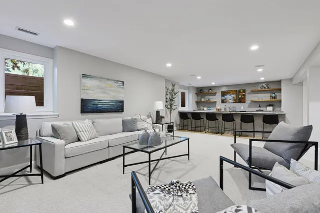 $6,900,000 | 2462 Lafayette Road, Minnetonka Beach, MN 55391