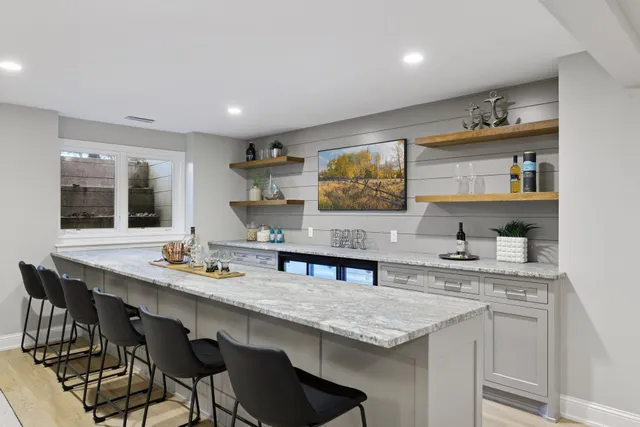 $6,900,000 | 2462 Lafayette Road, Minnetonka Beach, MN 55391