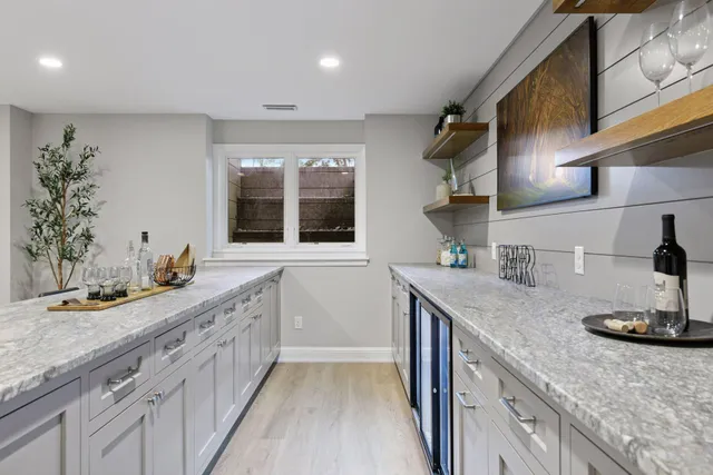 $6,900,000 | 2462 Lafayette Road, Minnetonka Beach, MN 55391