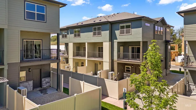 $439,000 | 7439 West Swain Lane, Garden City, ID 83714