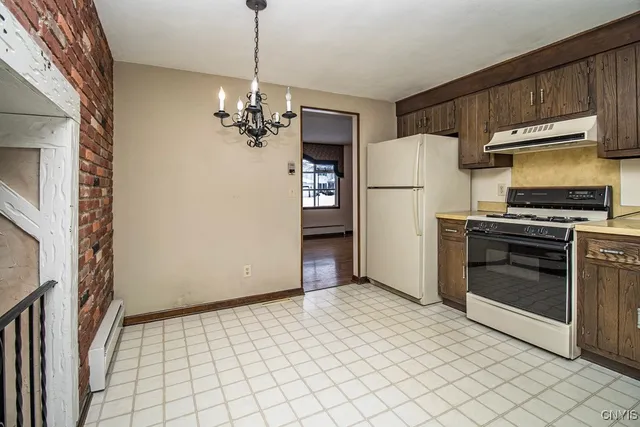 $249,900 | 7348 Farmstead Road, Clay, NY 13088