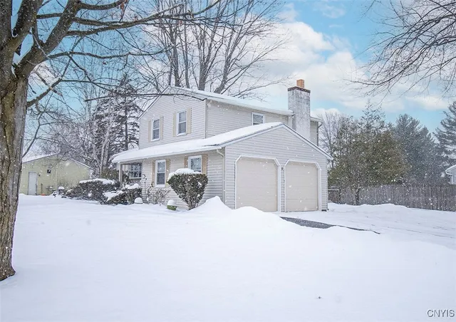 $249,900 | 7348 Farmstead Road, Clay, NY 13088