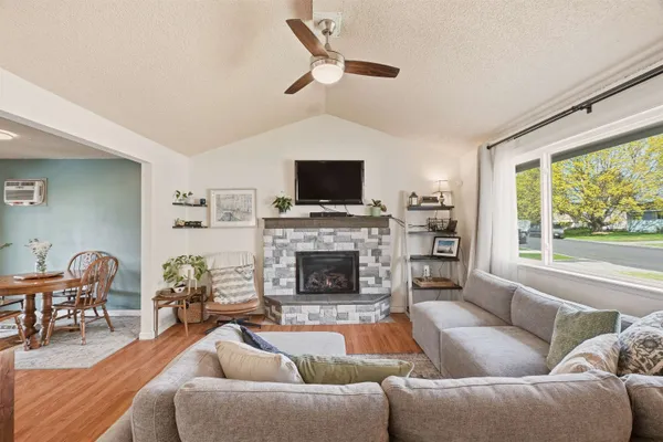 $340,000 | 4028 East Jackson Avenue, Spokane, WA 99217