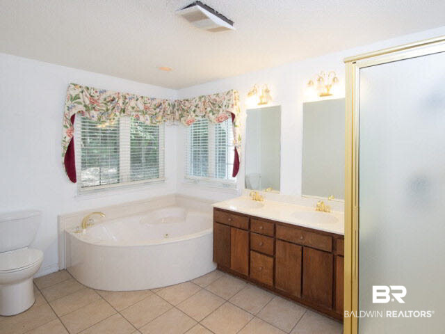 18700 East River Road South Silverhill, AL 36576 - Photo 20 of 32 Plenty of room in master bath