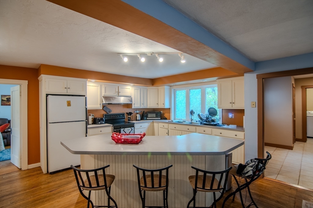 919 Chase Road Lunenburg, MA 01462 - Photo 19 of 32