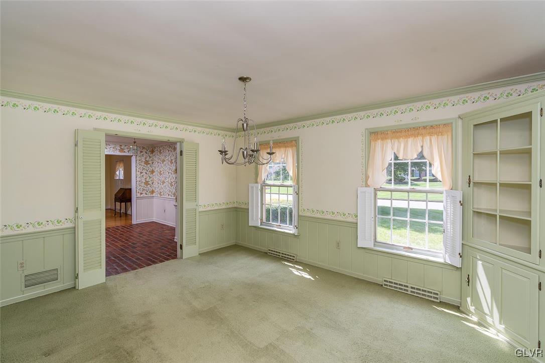 900 Wedgewood Road Bethlehem, PA 18017 - Photo 9 of 20 Dining room looking toward foyer