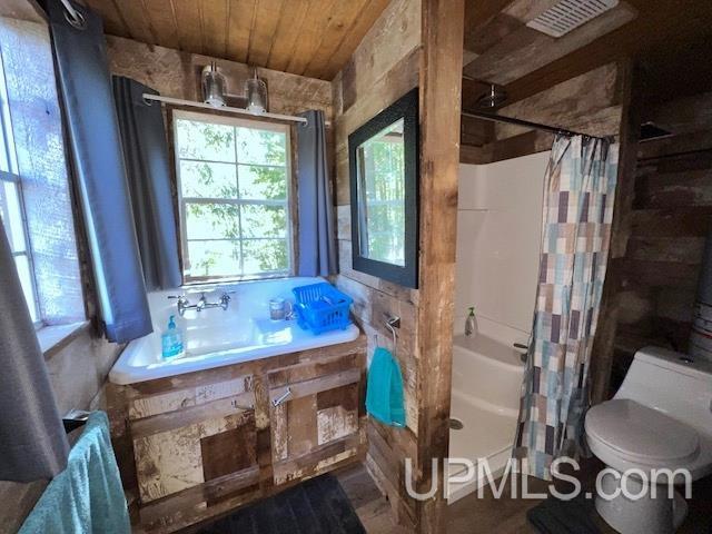 W7765 Valerio Road Niagara, WI 54151 - Photo 6 of 26