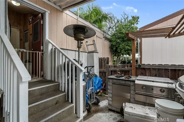 a view of entryway and hall