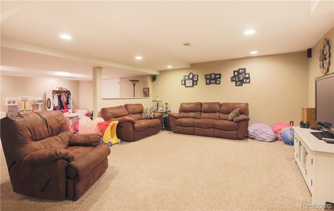 8165 Woodview Road Clarkston, MI 48348 - Photo 35 of 47 0I0A8891.jpg