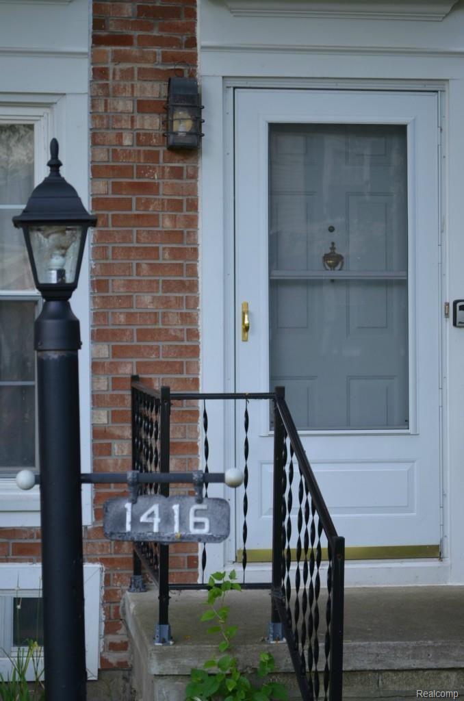 1416 Crescent Lane Rochester, MI 48306 - Photo 1 of 58 Welcome Home!