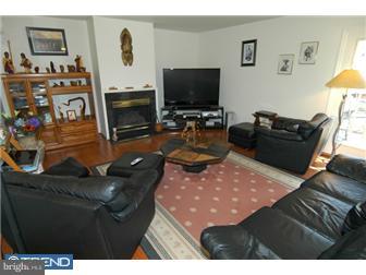 2705 Beacon Drive Sinking Spring, PA 19608 - Photo 5 of 12 Family Room