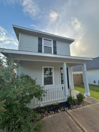 $1,600 | 17051 Marie Vlg Drive, Conroe, TX 77306