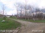 2925 Lannen Road Howell, MI 48855 - Photo 6 of 16 Front Driveway