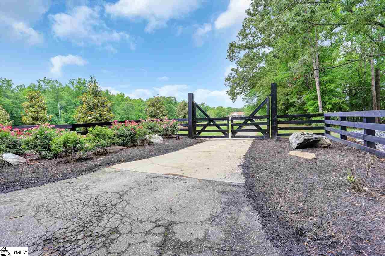 1525 Evergreen Road Anderson, SC 29621 - Photo 2 of 34