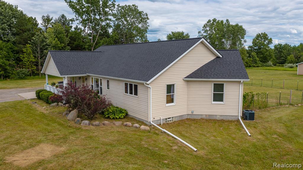9765 Rynn Road Avoca, MI 48006 - Photo 4 of 47