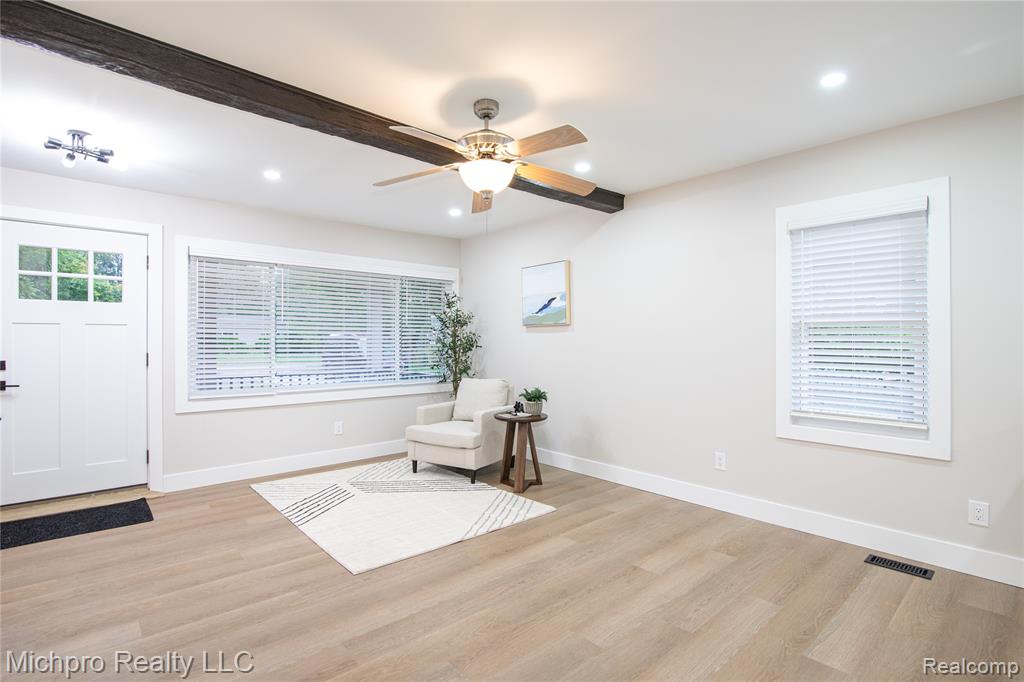 4577 Jerome Road Clarkston, MI 48346 - Photo 3 of 26