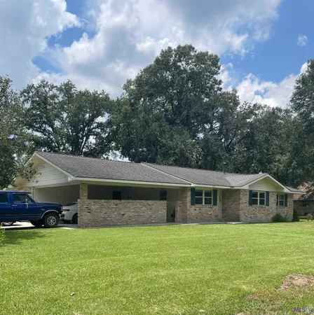 $295,900 | 6633 Landmor Drive, Greenwell Springs, LA 70739