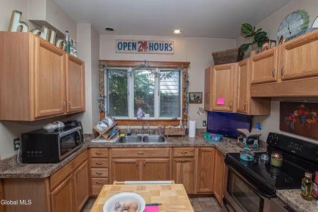 $209,900 | 31 Dewitt Street, Amsterdam, NY 12010