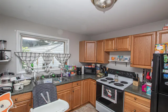 $209,900 | 31 Dewitt Street, Amsterdam, NY 12010