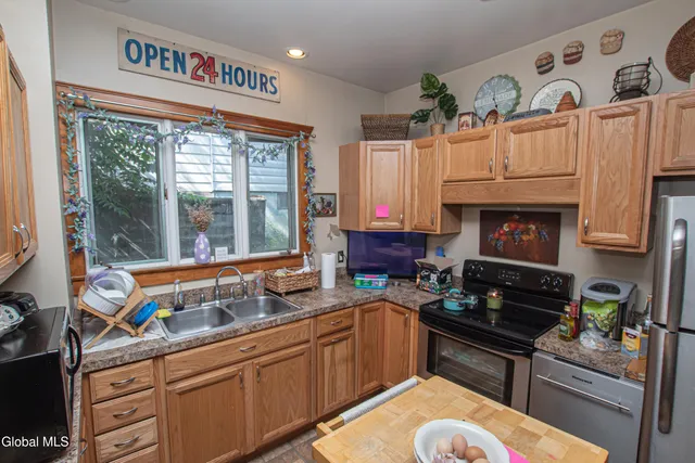 $209,900 | 31 Dewitt Street, Amsterdam, NY 12010