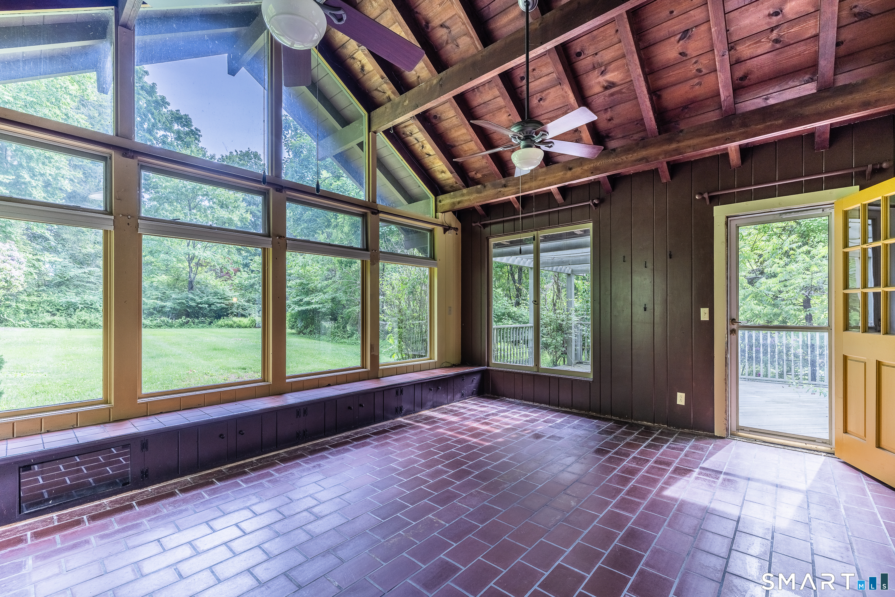 92 Walnut Tree Hill Road Newtown, CT 06482 - Photo 13 of 38