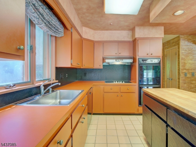 943 Sunset Ridge Bridgewater, NJ 08807 - Photo 11 of 26