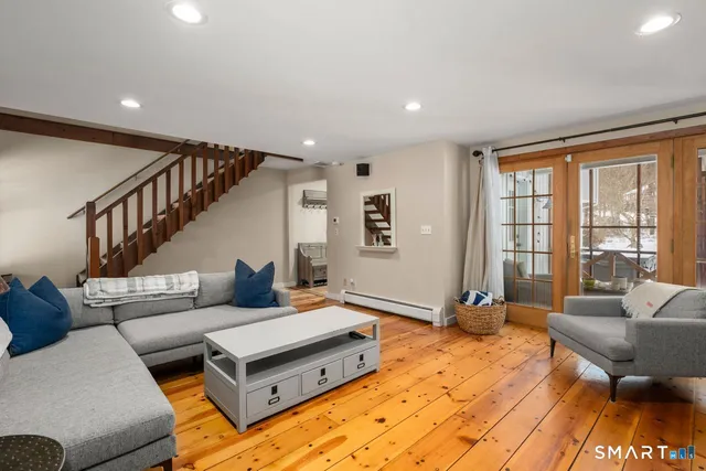 $1,079,000 | 45 Heritage Drive, Easton, CT 06612