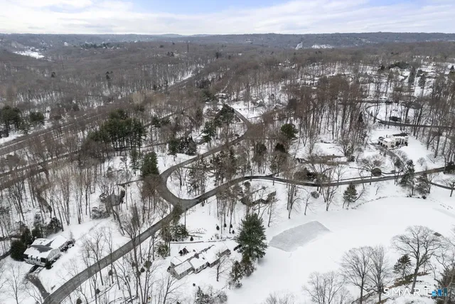 $1,079,000 | 45 Heritage Drive, Easton, CT 06612