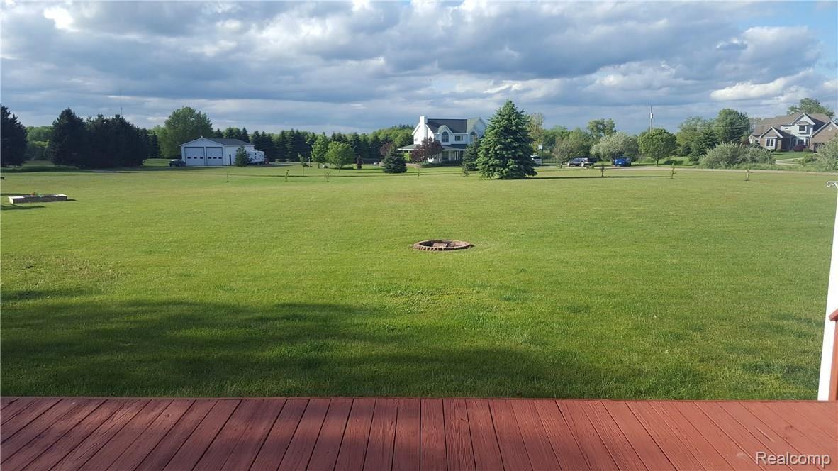 165 East Barron Road Howell, MI 48855 - Photo 11 of 22 20170521_183325.jpg