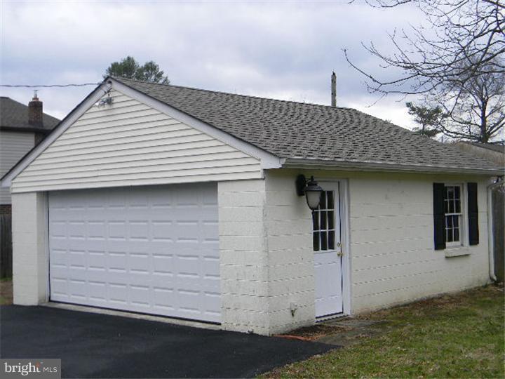 1 Broadale Road Doylestown, PA 18901 - Photo 9 of 9 Garage