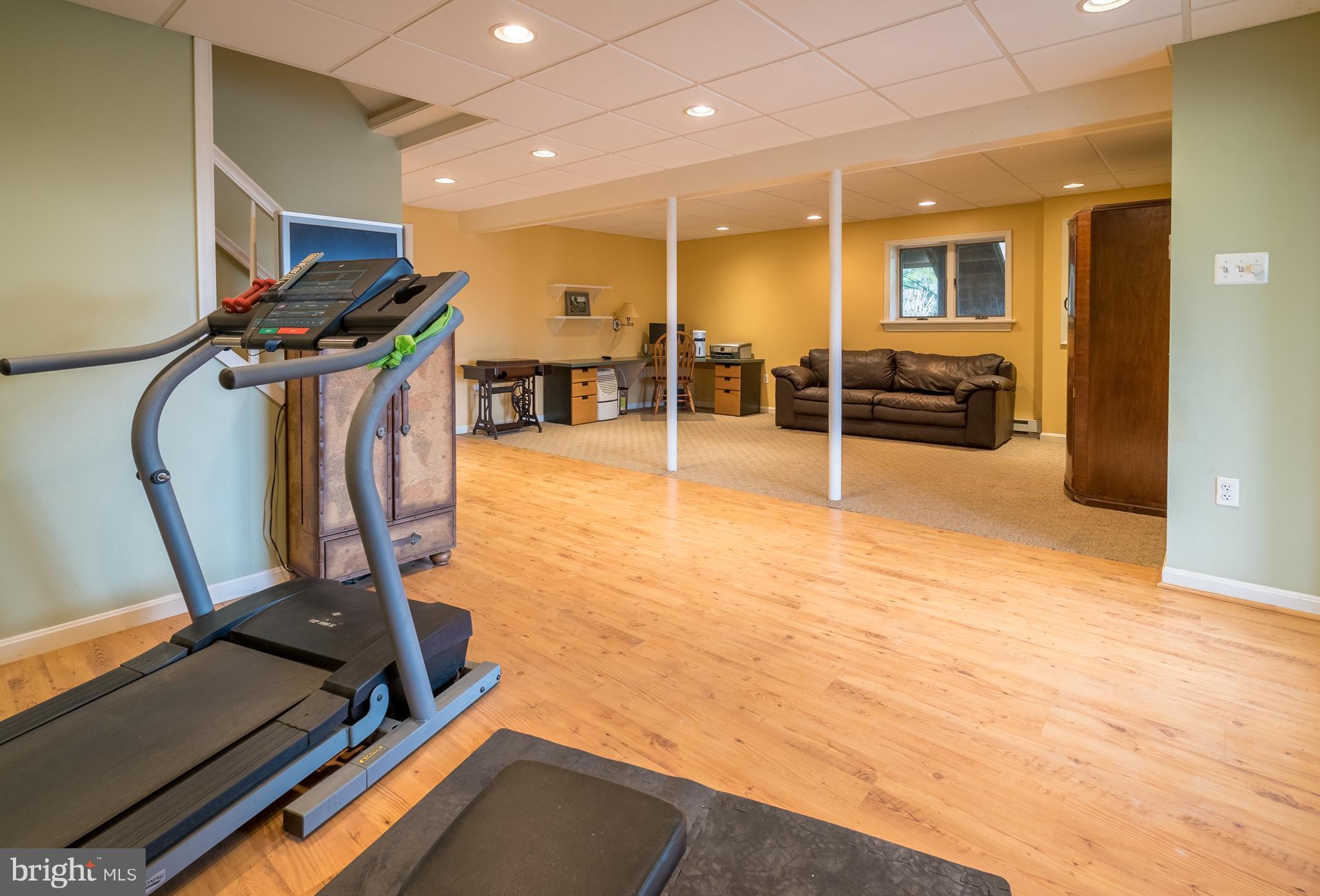 11850 Beaver Dam Road Union Bridge, MD 21791 - Photo 21 of 30 a room with gym equipment
