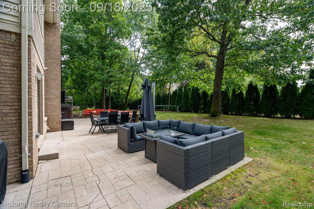 3851 Red Root Road Lake Orion, MI 48360 - Photo 46 of 53