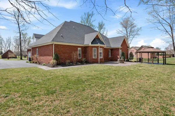 $574,900 | 315 Froedge Drive, Lafayette, TN 37083