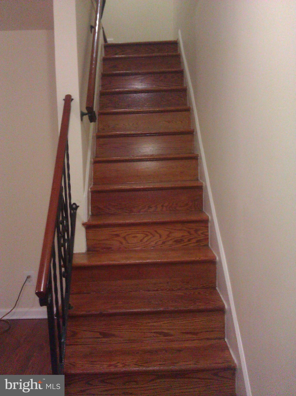 148 West Edgevale Road Baltimore, MD 21225 - Photo 7 of 12 a view of entryway