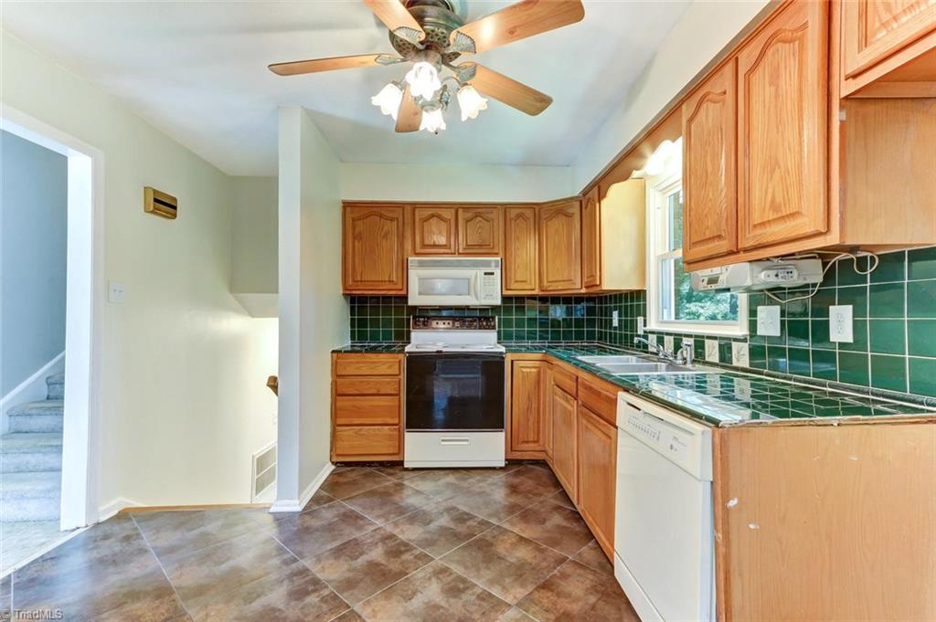 2202 Waynick Street High Point, NC 27265 - Photo 8 of 22 Gallery Image 8