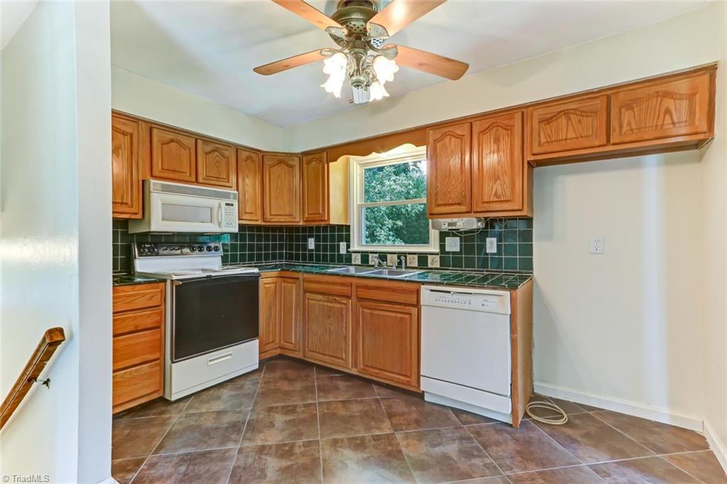 2202 Waynick Street High Point, NC 27265 - Photo 9 of 22 Gallery Image 9
