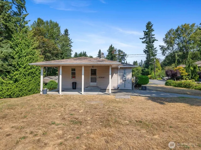 $900,000 | 15031 78th Avenue Northeast, Kenmore, WA 98028
