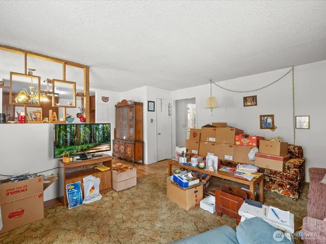 $900,000 | 15031 78th Avenue Northeast, Kenmore, WA 98028