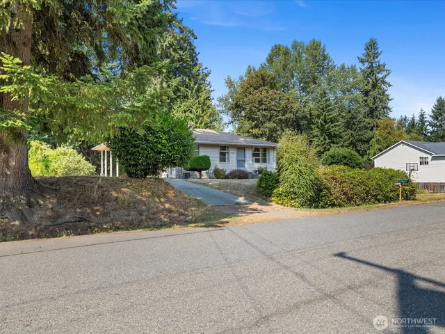 $900,000 | 15031 78th Avenue Northeast, Kenmore, WA 98028